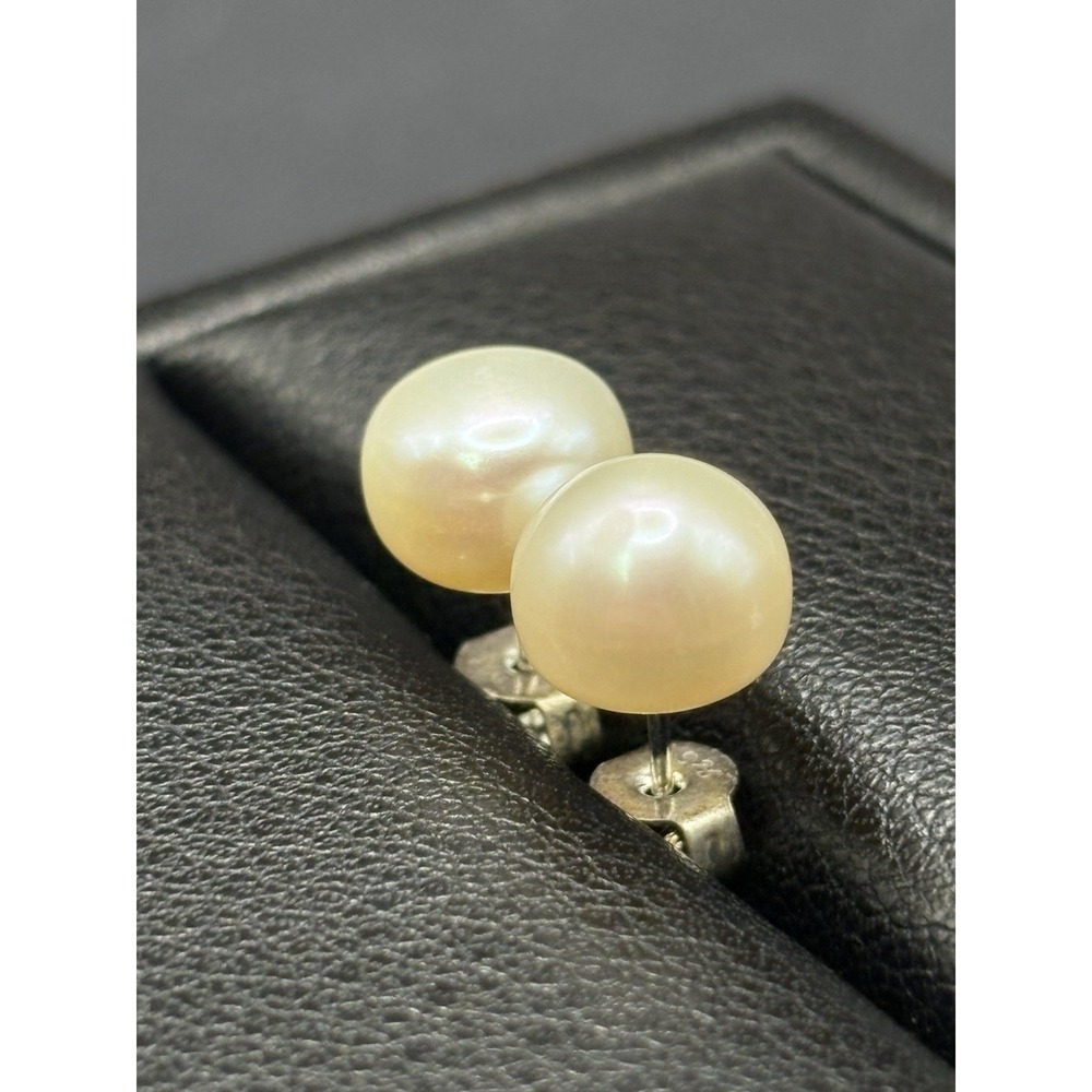 EUC 8MM Sterling Silver Genuine Pearl Stud Earrings 925 E29